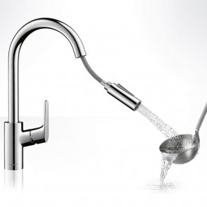 Hansgrohe_Focus_baterie_kuchenne_KitchenMixer_Handspray_Ambience2