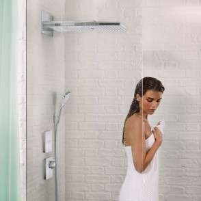 Hansgrohe_Rainmaker_Select_Shower_Select_Shower_Ambience_People2